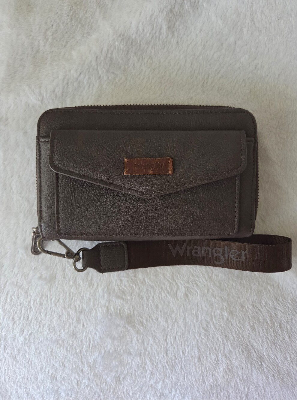 Wrangler Wristlet Wallet with Detachable Strap